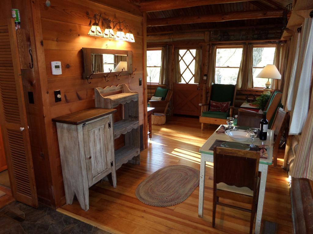 ユリーカ・スプリングス Lake Lucerne Treehouseヴィラ エクステリア 写真